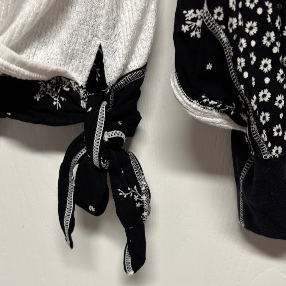 Free‎ People Black and White Knit Top
